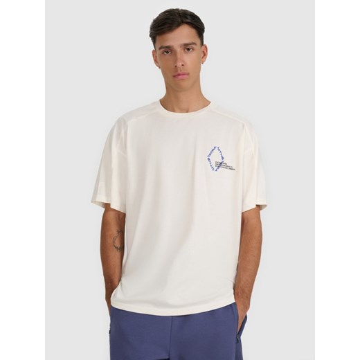 Męski t-shirt oversize z nadrukiem 4F 4FWAW25TTSHM2401 - beżowy ze sklepu Sportstylestory.com w kategorii T-shirty męskie - zdjęcie 186540385