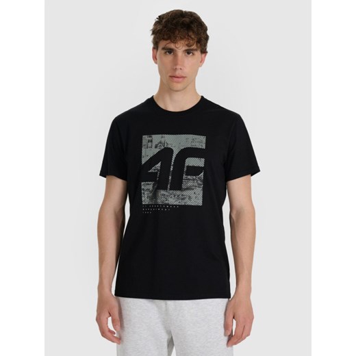 Męski t-shirt z nadrukiem 4F 4FWAW25TTSHM3126 - czarny ze sklepu Sportstylestory.com w kategorii T-shirty męskie - zdjęcie 186540518