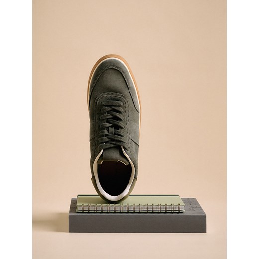 Reserved - Zamszowe sneakersy - jasny zielony ze sklepu Reserved w kategorii Trampki męskie - zdjęcie 186549908