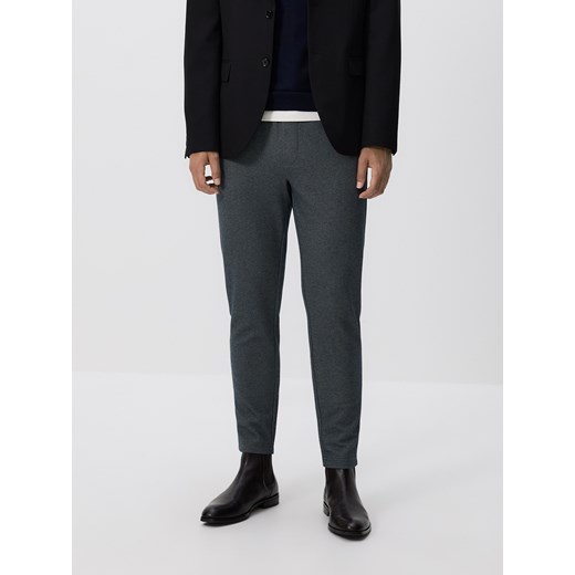 Reserved - Spodnie regular fit - granatowy ze sklepu Reserved w kategorii Spodnie męskie - zdjęcie 186551705