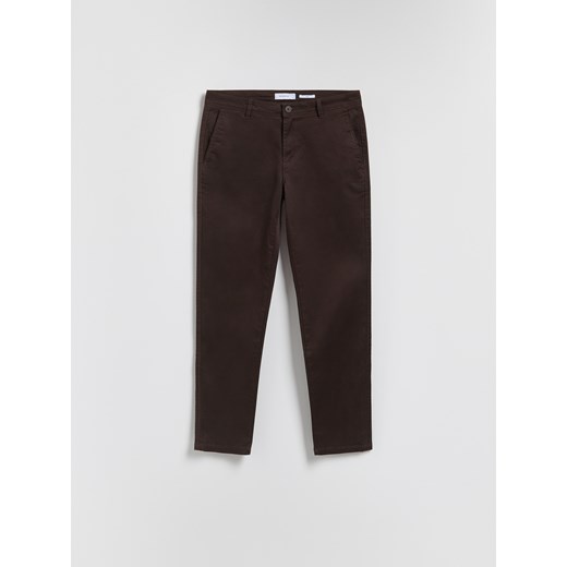 Reserved - Bawełniane spodnie chino slim - ciemnobrązowy ze sklepu Reserved w kategorii Spodnie męskie - zdjęcie 186571408