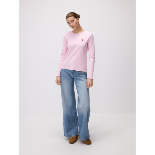 Reserved - Longsleeve z haftem - pastelowy róż ze sklepu Reserved w kategorii Bluzki damskie - zdjęcie 186571845