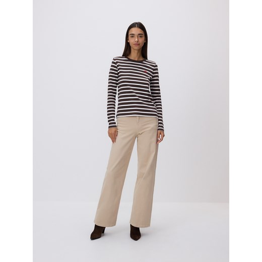 Reserved - Longsleeve z haftem - ciemnobrązowy ze sklepu Reserved w kategorii Bluzki damskie - zdjęcie 186571857