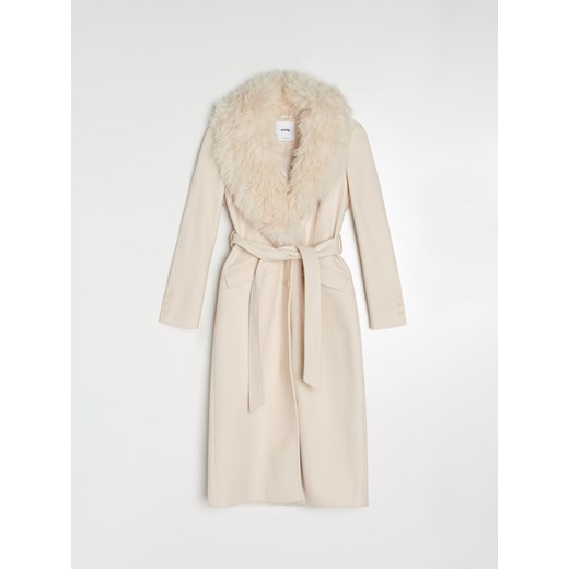 Sinsay - Długi płaszcz z futrzanym kołnierzem - kremowy Sinsay XXL Sinsay