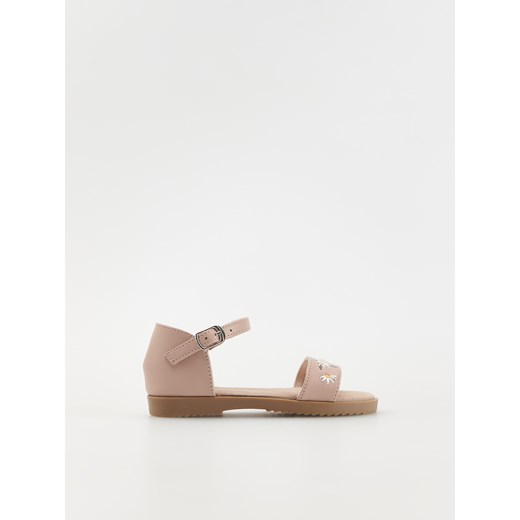 Reserved - Sandały z kwiatowym haftem - brudny róż ze sklepu Reserved w kategorii Sandały dziecięce - zdjęcie 186573646