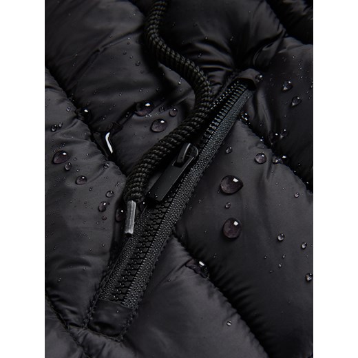 Reserved - Długi pikowany płaszcz z kapturem - czarny ze sklepu Reserved w kategorii Płaszcze dziewczęce - zdjęcie 186575188