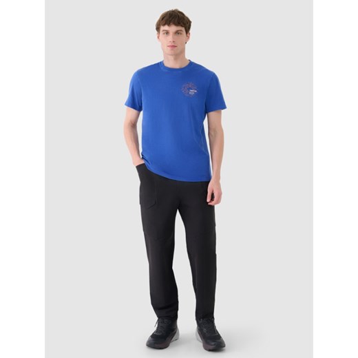 Męskie spodnie casual 4F 4FWSS25TTROM0998 - czarne ze sklepu Sportstylestory.com w kategorii Spodnie męskie - zdjęcie 186579726