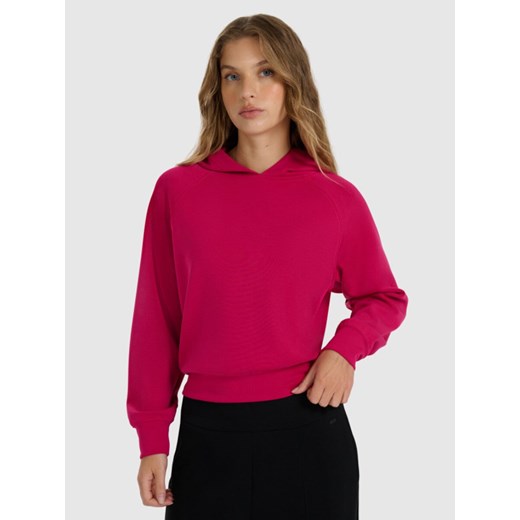 Damska bluza dresowa nierozpinana z kapturem 4F 4FWAW25TSWSF1834 - różowa ze sklepu Sportstylestory.com w kategorii Bluzy damskie - zdjęcie 186579949