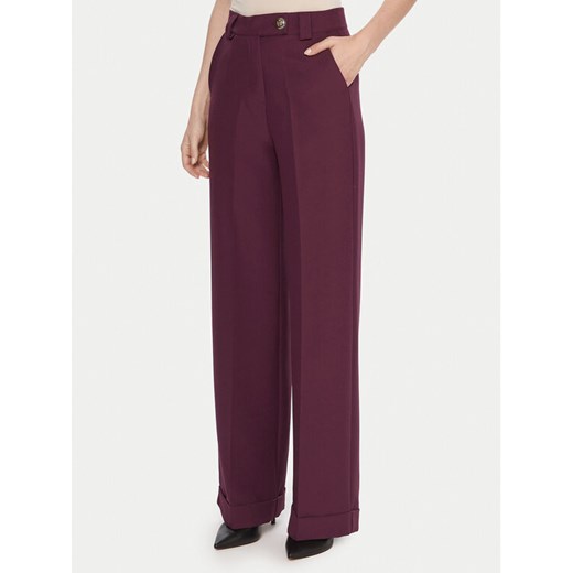 Maryley Spodnie materiałowe 25IB563/43BU Bordowy Regular Fit ze sklepu MODIVO w kategorii Spodnie damskie - zdjęcie 186582558