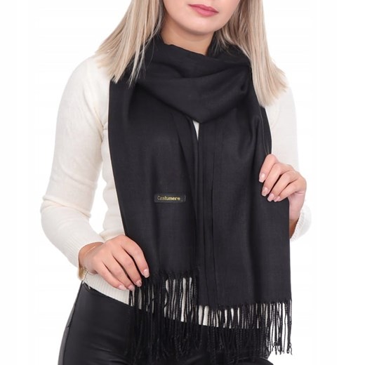 Jednokolorowy Szalik damski duży Cashmere frędzle SZA-01 kolor czarny ze skazą ze sklepu Stylion w kategorii Szaliki i chusty damskie - zdjęcie 186584928