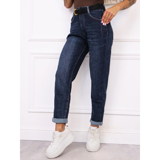 SPODNIE JEANSOWE PLUS SIZE MOM FIT Z PRZESZYCIAMI PRZY KIESZENIACH+ PASEK ze sklepu olika.com.pl w kategorii Jeansy damskie - zdjęcie 186584937