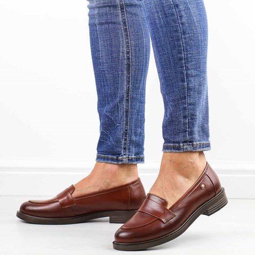 Brązowe skórzane Polskie mokasyny damskie Deoni D610 - id: 29404 - marki Deoni - 186588978 Brązowe skórzane Polskie mokasyny damskie Deoni D610 ze sklepu suzana.pl w kategorii Mokasyny damskie - zdjęcie 186588978