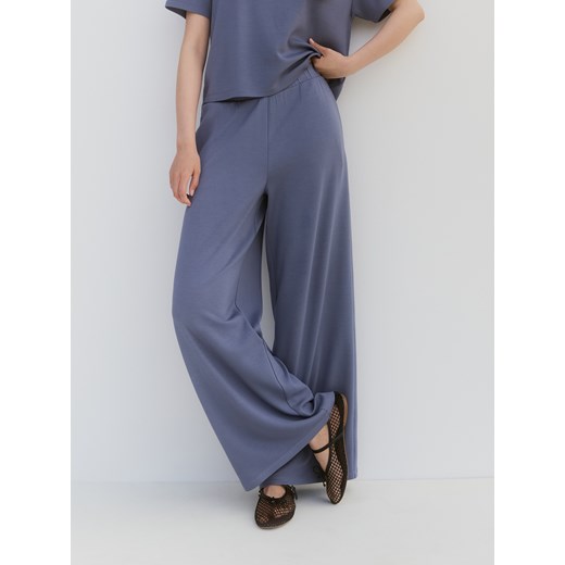 Reserved - Dresowe spodnie z modalem - jasnoniebieski ze sklepu Reserved w kategorii Spodnie damskie - zdjęcie 186589736