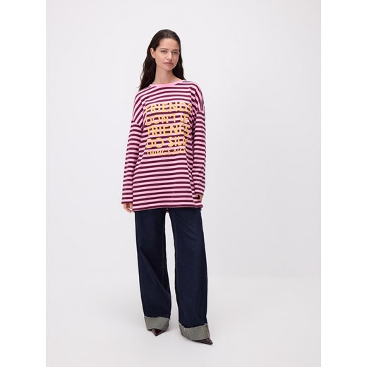 Reserved - Longsleeve oversize z nadrukiem - różowy ze sklepu Reserved w kategorii Bluzki damskie - zdjęcie 186593435