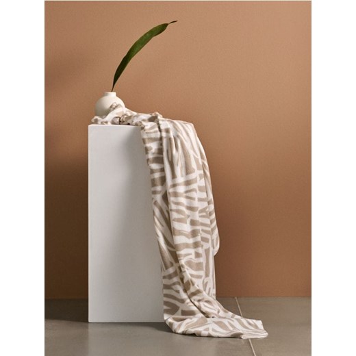 Sinsay - Wzorzysty koc - beżowy ze sklepu Sinsay w kategorii Koce i pledy - zdjęcie 186597209