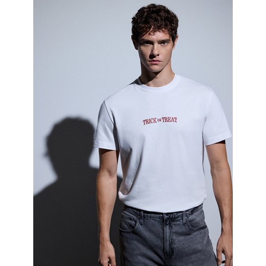 Reserved - T-shirt comfort z nadrukiem - biały ze sklepu Reserved w kategorii T-shirty męskie - zdjęcie 186597575