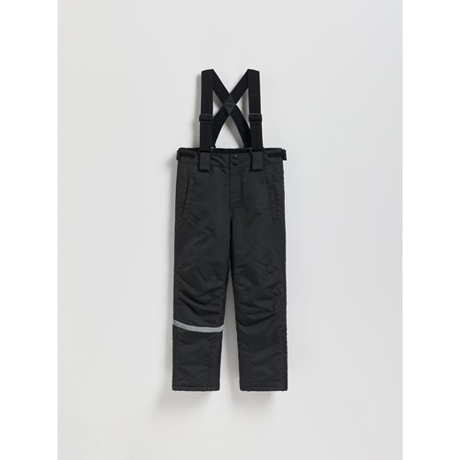 Reserved - Ocieplane spodnie na szelkach - czarny - id: QF991-99X - marki Reserved - 186637906 Reserved - Ocieplane spodnie na szelkach - czarny ze sklepu Reserved w kategorii Spodnie chłopięce - zdjęcie 186637906