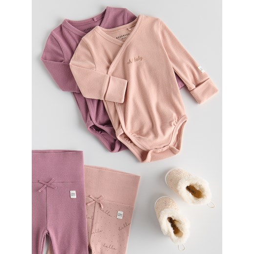 Reserved - Bawełniane body z haftem - brudny róż ze sklepu Reserved w kategorii Body niemowlęce - zdjęcie 186646507