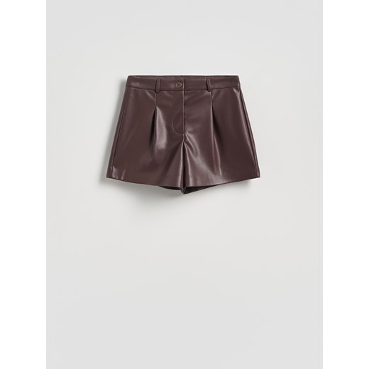 Reserved - Szorty z imitacji skóry - bordowy ze sklepu Reserved w kategorii Szorty - zdjęcie 186646535