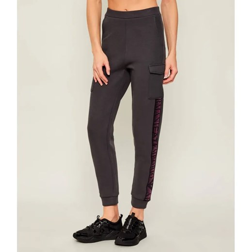 EA7 Spodnie dresowe | Regular Fit ze sklepu Gomez Fashion Store w kategorii Spodnie damskie - zdjęcie 186649976
