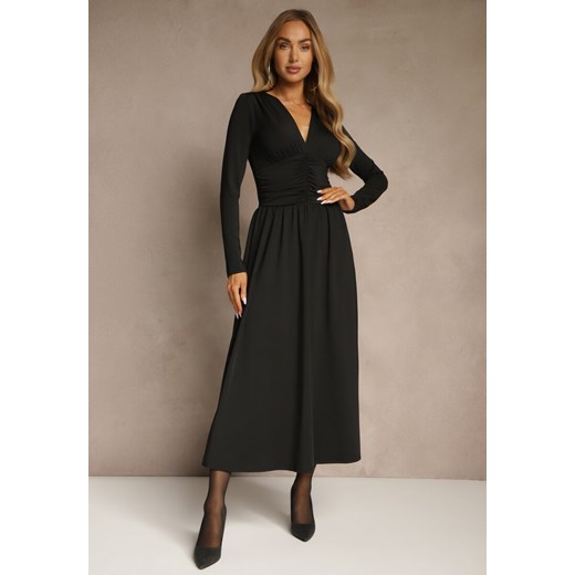 Czarna Taliowana Sukienka Longsleeve z Wiskozą z Marszczeniem i Dekoltem V Elirie ze sklepu renee.pl w kategorii Sukienki - zdjęcie 186659938
