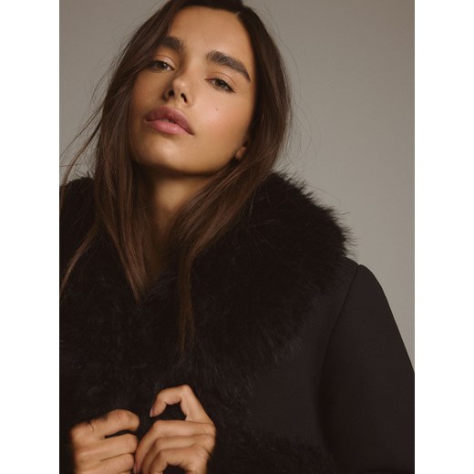Reserved - Kurtka ze sztucznym futerkiem - czarny Reserved L Reserved