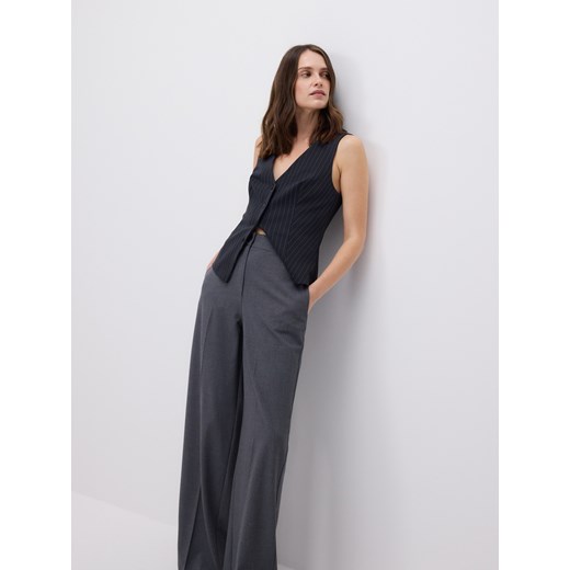 Reserved - Szerokie spodnie z kantem - jasnoszary ze sklepu Reserved w kategorii Spodnie damskie - zdjęcie 186668066