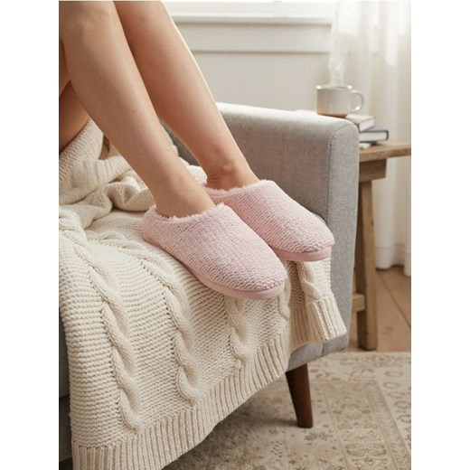 Sinsay - Kapcie z futerkiem - różowy ze sklepu Sinsay w kategorii Kapcie damskie - zdjęcie 186669147