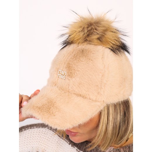 CZAPKA FUTRZANA Z NAPISEM MIN MIN I ODPINANYM POMPONEM- BRĄZOWA ze sklepu olika.com.pl w kategorii Czapki z daszkiem damskie - zdjęcie 186669496