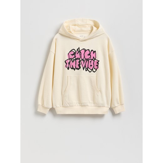 Reserved - Bawełniana bluza z kapturem - złamana biel ze sklepu Reserved w kategorii Bluzy chłopięce - zdjęcie 186673396