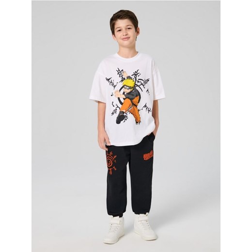 Sinsay - Bawełniana koszulka z nadrukiem Naruto - biały - id: 732GJ-00X - marki Sinsay - 186674238 Sinsay - Bawełniana koszulka z nadrukiem Naruto - biały ze sklepu Sinsay w kategorii T-shirty chłopięce - zdjęcie 186674238