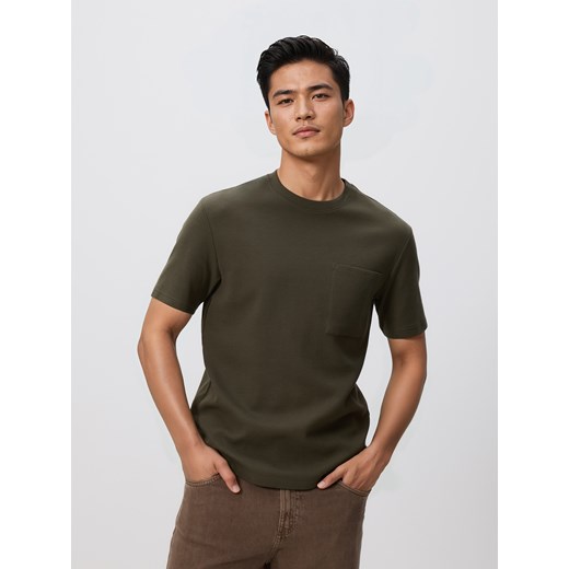 Reserved - Strukturalny t-shirt comfort fit - oliwkowy ze sklepu Reserved w kategorii T-shirty męskie - zdjęcie 186677805