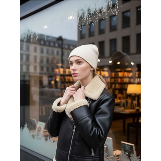 Sinsay - Czapka beanie - kremowy - id: 777FG-01X - marki Sinsay - 186679568 Sinsay - Czapka beanie - kremowy ze sklepu Sinsay w kategorii Czapki zimowe damskie - zdjęcie 186679568