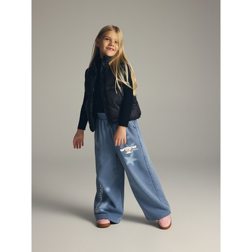 Reserved - Dresowe spodnie Cinnamoroll - granatowy ze sklepu Reserved w kategorii Spodnie dziewczęce - zdjęcie 186681857