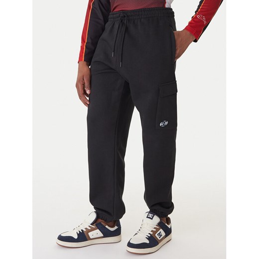DC Shoes Spodnie dresowe EDYFB03094 Czarny Regular Fit ze sklepu MODIVO w kategorii Spodnie męskie - zdjęcie 186690987