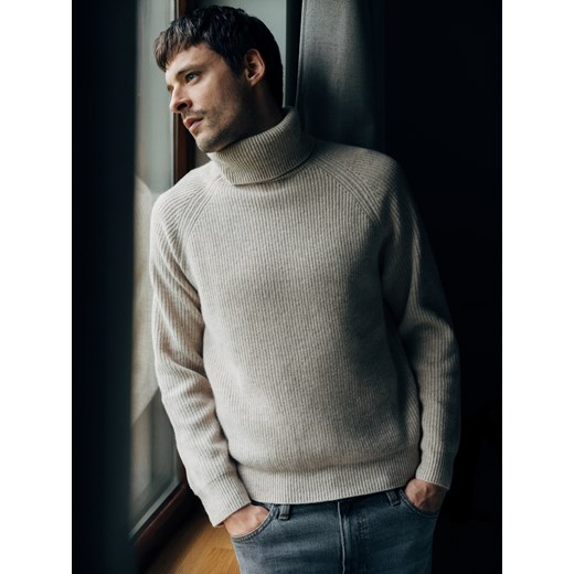 Reserved - Wełniany sweter z golfem - beżowy ze sklepu Reserved w kategorii Swetry męskie - zdjęcie 186696668