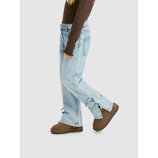 Reserved - Jeansy straight z kokardkami - niebieski ze sklepu Reserved w kategorii Spodnie dziewczęce - zdjęcie 186698858