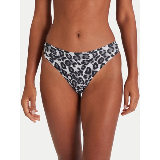 Chantelle Stringi Soft Stretch C11D90 Szary ze sklepu MODIVO w kategorii Majtki damskie - zdjęcie 186700226