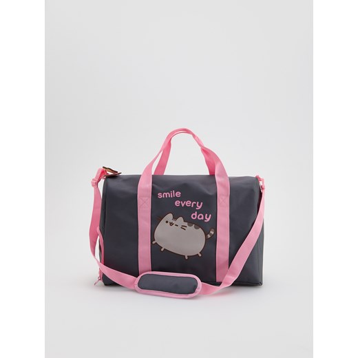 Reserved - Torba sportowa Pusheen - ciemnoszary ze sklepu Reserved w kategorii Torby i walizki dziecięce - zdjęcie 186701307