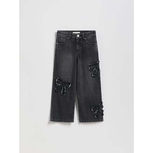 Reserved - Jeansy wide leg z aplikacjami - szary ze sklepu Reserved w kategorii Spodnie dziewczęce - zdjęcie 186701795