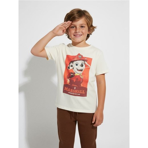Sinsay - Bawełniana koszulka z nadrukiem PAW Patrol - kremowy - id: 991FB-12X - marki Sinsay - 186703098 Sinsay - Bawełniana koszulka z nadrukiem PAW Patrol - kremowy ze sklepu Sinsay w kategorii T-shirty chłopięce - zdjęcie 186703098