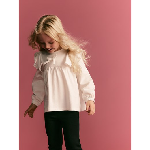 Reserved - Bluzka z falbankami - złamana biel Reserved 98 (2-3 lata) Reserved
