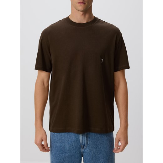 Reserved - T-shirt boxy z nadrukiem - ciemnobrązowy ze sklepu Reserved w kategorii T-shirty męskie - zdjęcie 186712089