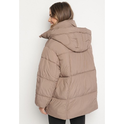Ciemnobeżowa Pikowana Kurtka o Kroju Oversize z Kapturem Galandia M born2be.pl