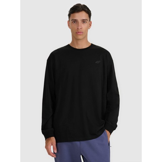 Męski longsleeve oversize z nadrukiem 4F 4FWAW25TLONM481 - czarny ze sklepu Sportstylestory.com w kategorii T-shirty męskie - zdjęcie 186725759