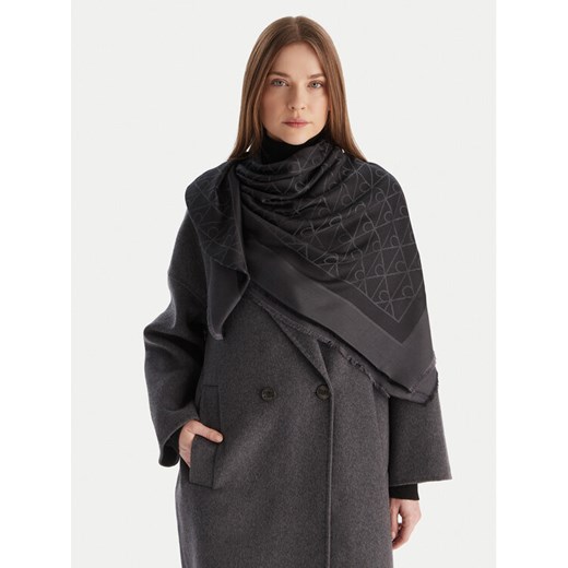 Calvin Klein Szal Emblem Aop Tonal LV04D8063G Czarny ze sklepu MODIVO w kategorii Szaliki męskie - zdjęcie 186732455