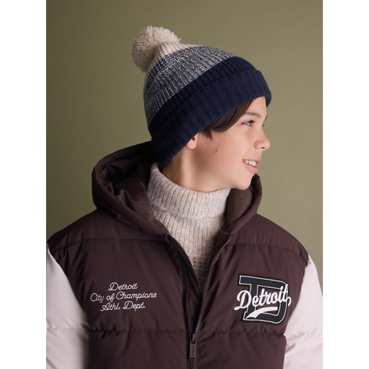 Reserved - Prążkowana czapka z pomponem - wielobarwny ze sklepu Reserved w kategorii Czapki dziecięce - zdjęcie 186733517