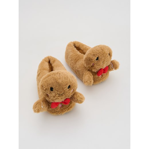 Reserved - Świąteczne kapcie - beżowy ze sklepu Reserved w kategorii Zabawki - zdjęcie 186733546