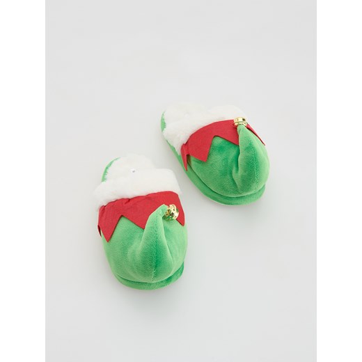 Reserved - Świąteczne kapcie - zielony ze sklepu Reserved w kategorii Kapcie dziecięce - zdjęcie 186733579