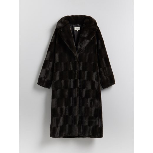Reserved - Płaszcz z imitacji futra - ciemnobrązowy ze sklepu Reserved w kategorii Futra damskie - zdjęcie 186741947